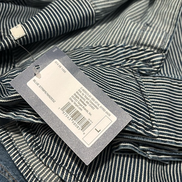 NWT Universal Thread Striped Denim Blue Shacket - Oversized Fit and Long Sleeves - Picture 7 of 7